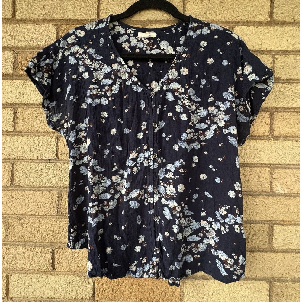 Maurices Women's Navy Blue Floral V-Neck Short Sleeve Button Front Blouse M